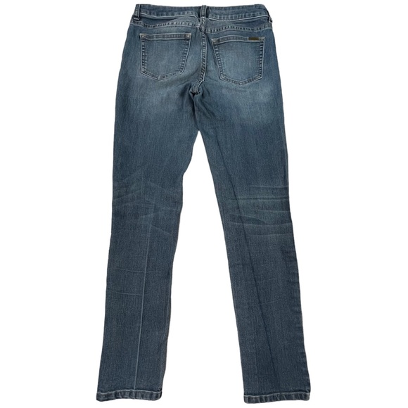 Jennifer Lopez size 2 medium wash straight leg jeans, some distressing, like new - Picture 6 of 13